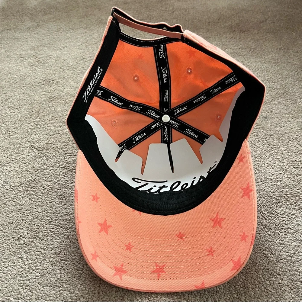 Titleist measures brim